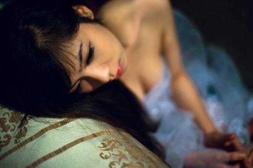 如果用爱告诉我什么歌，如果爱告诉我走下去歌词